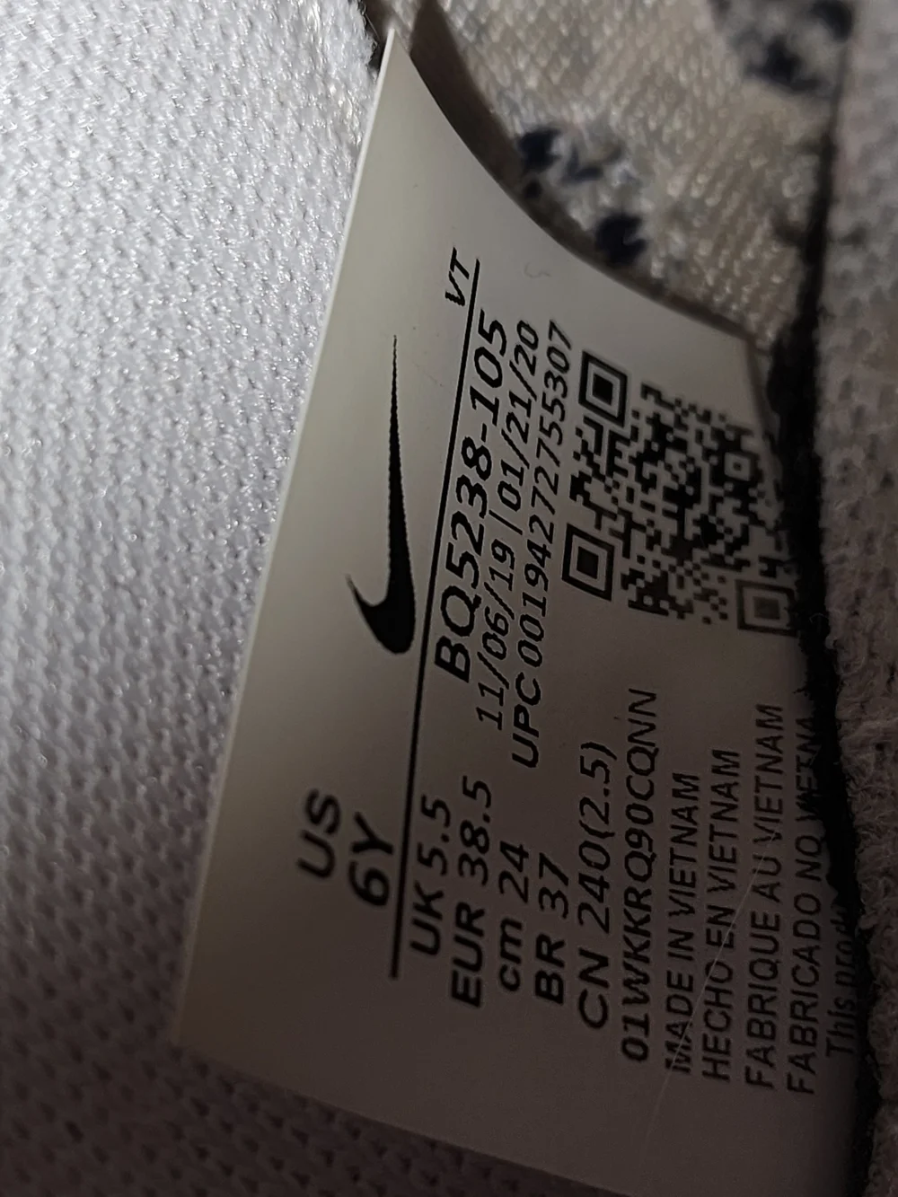 Nike VaporMax Flyknit Shoes - White with Orange and Navy 6Y